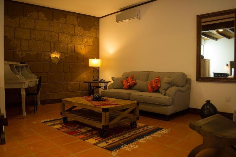 Casa De Adobe Gallery & Luxury Boutique Oaxaca Room photo